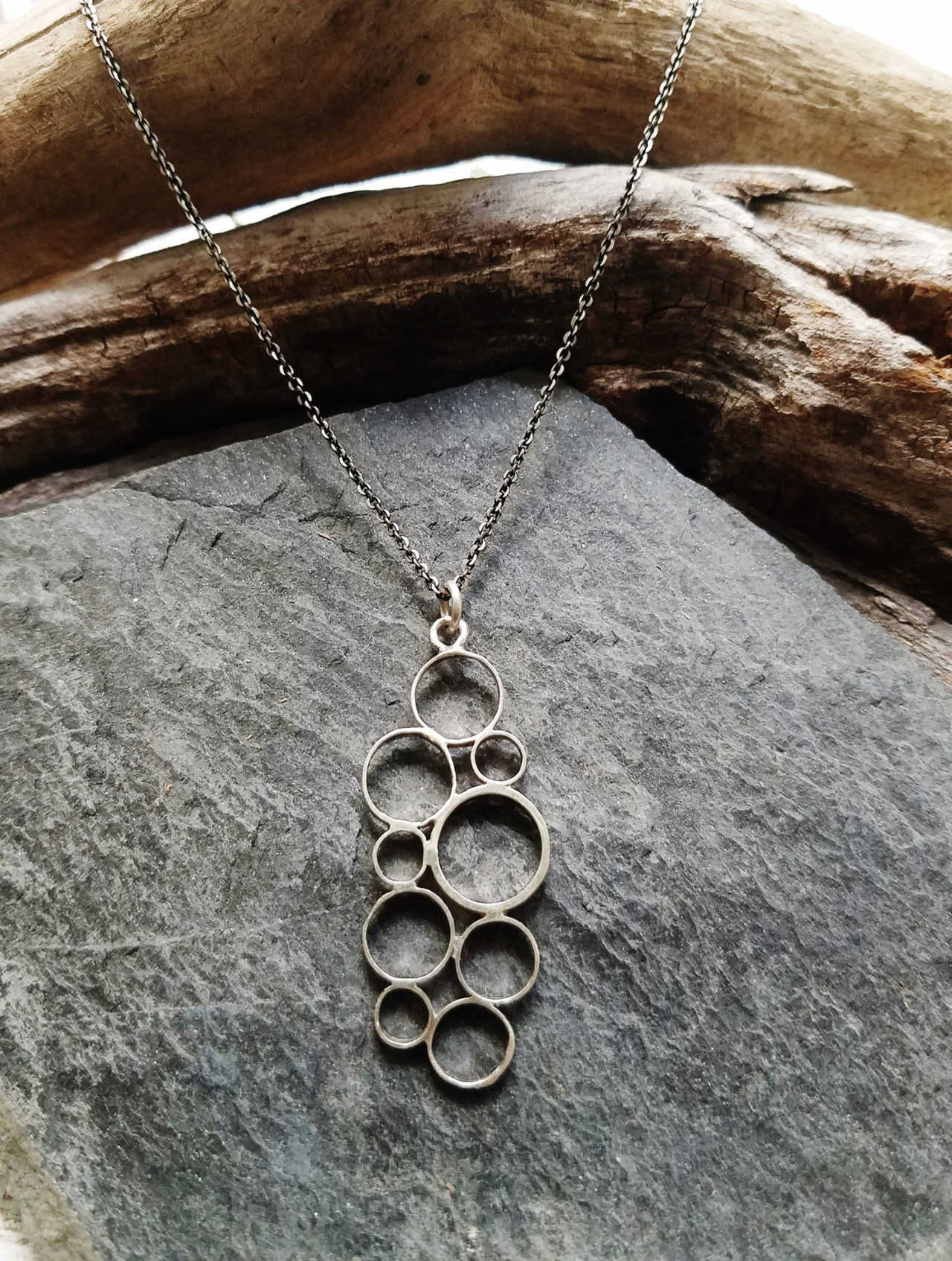 Lisa-Medoff-Designs-Long-Bubbles-Necklace
